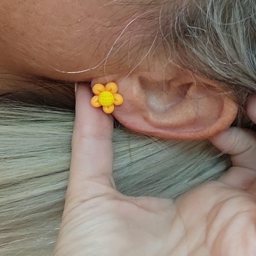 SPRING BLOOM CLIP-ON EARRINGS, Set of Two - Picture 3 of 7